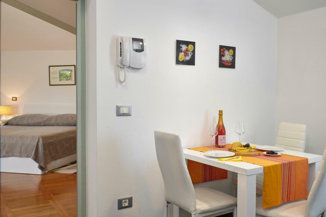 Villa Giardina Apartments Vinkuran Eksteriør billede